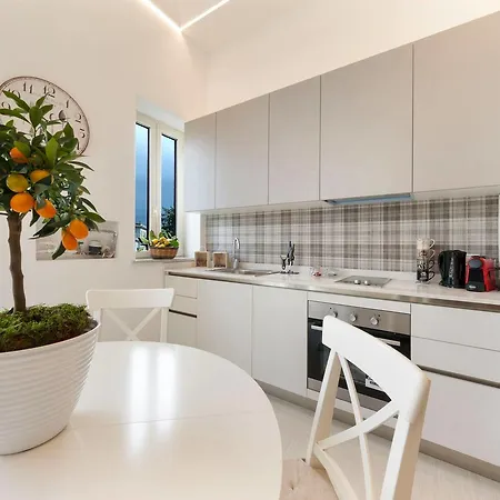 Ulisse Apartment