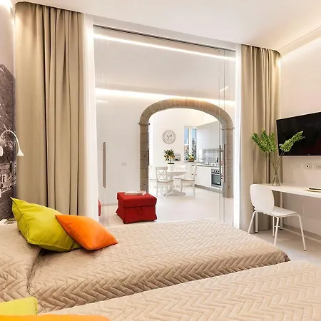 Ulisse Apartment *